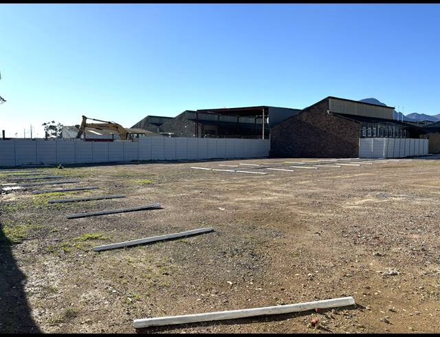 1,487M² VACANT LAND FOR SALE IN GANTS PLAZA
